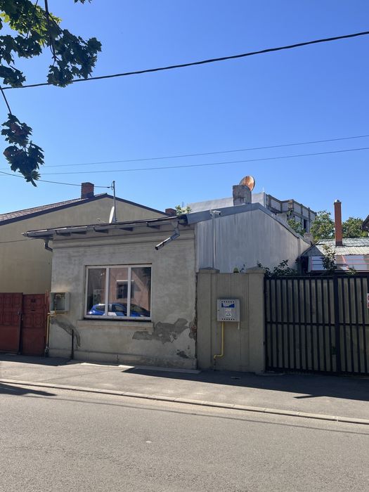 De vanzare teren si constructie veche, zona Politia Rutiera strada Câmpia Islaz