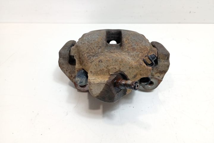 Etrier stanga fata cu suport BMW Seria 3 E46