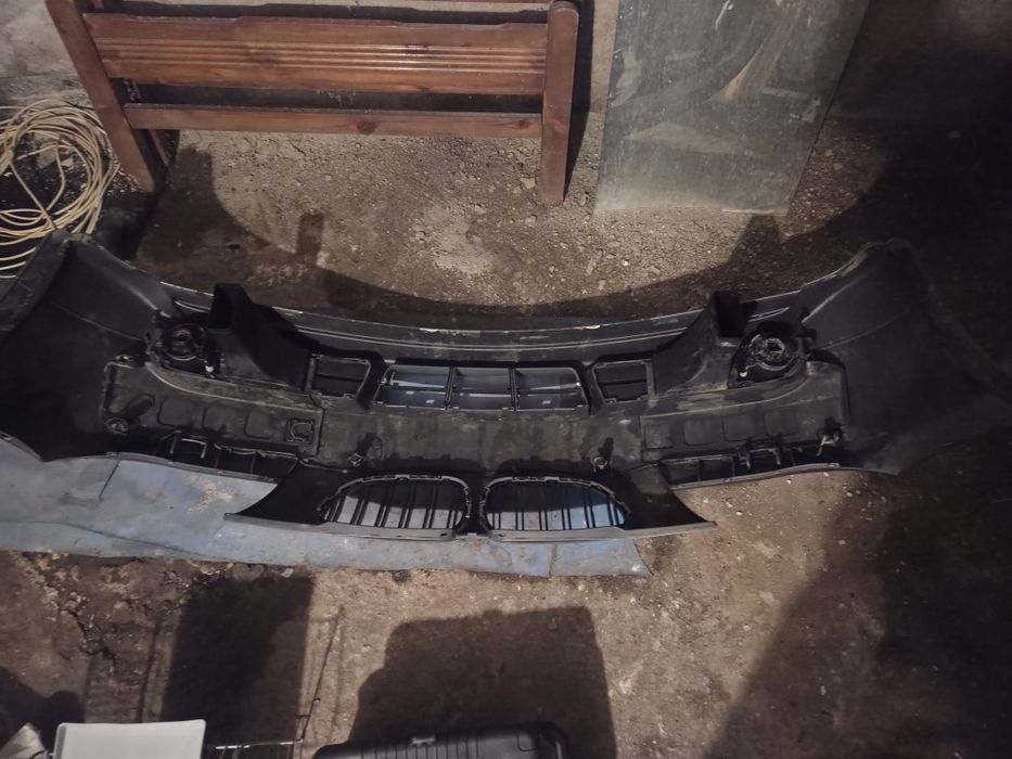 BMW E60 предна броня и волан без айрбег