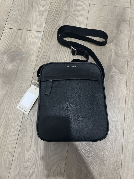 Продаю барсетку Trussardi оригинал!