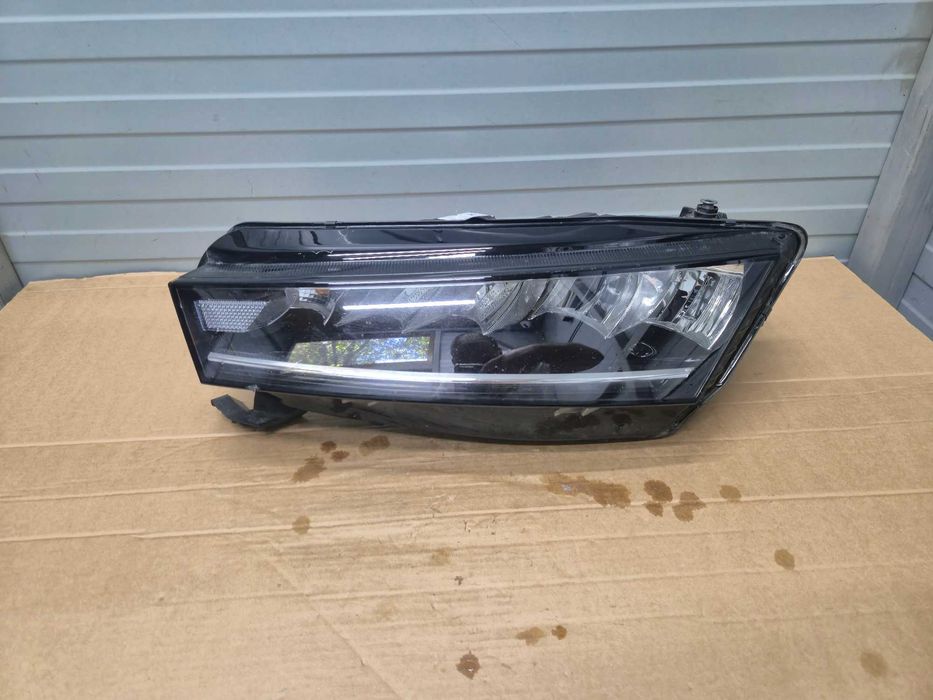 Far stanga Skoda Octavia 4 an 2019-2024 cod 5E4941015