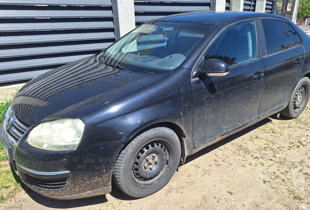 Vând sau dezmembrez Volkswagen Jetta