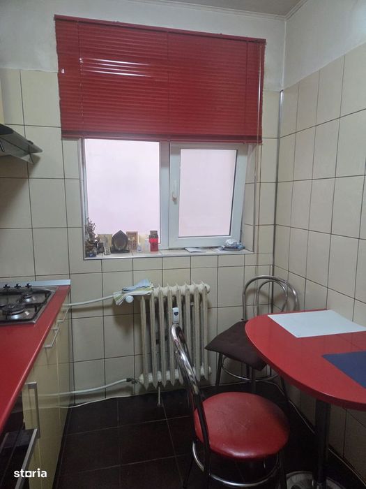 Apartament 3 camere, etaj 1/10, str. Toporasi, Sector 5, balcon, lift