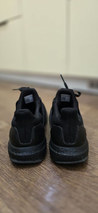 Кроссовки Adidas