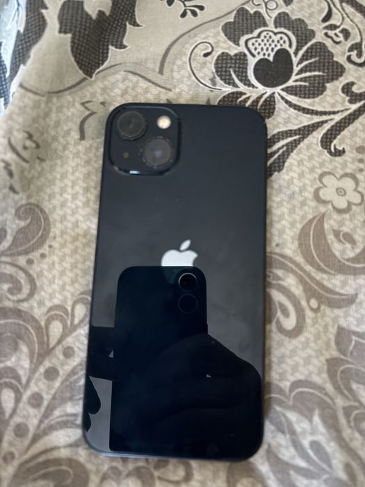 Продам Iphone 13