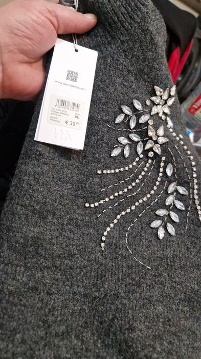 Bluză nouă XL cu ștrasuri