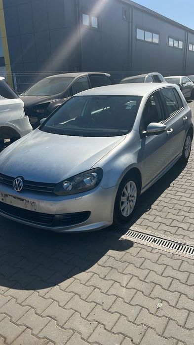 Dezmembram Volkswagen Golf 6 1.6 diesel din 2011