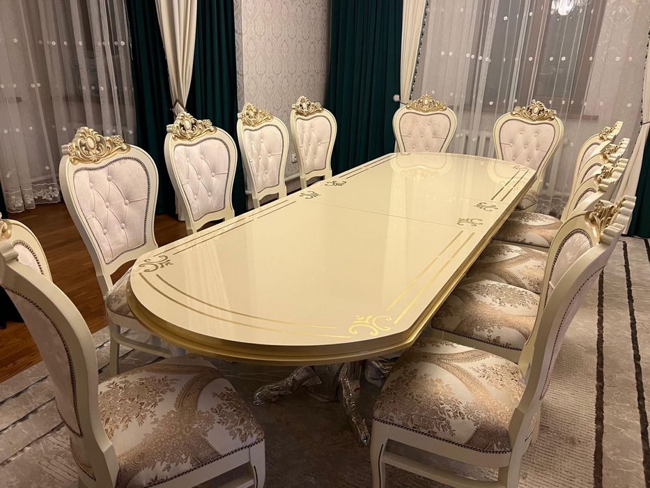 Стол и стулья комплект