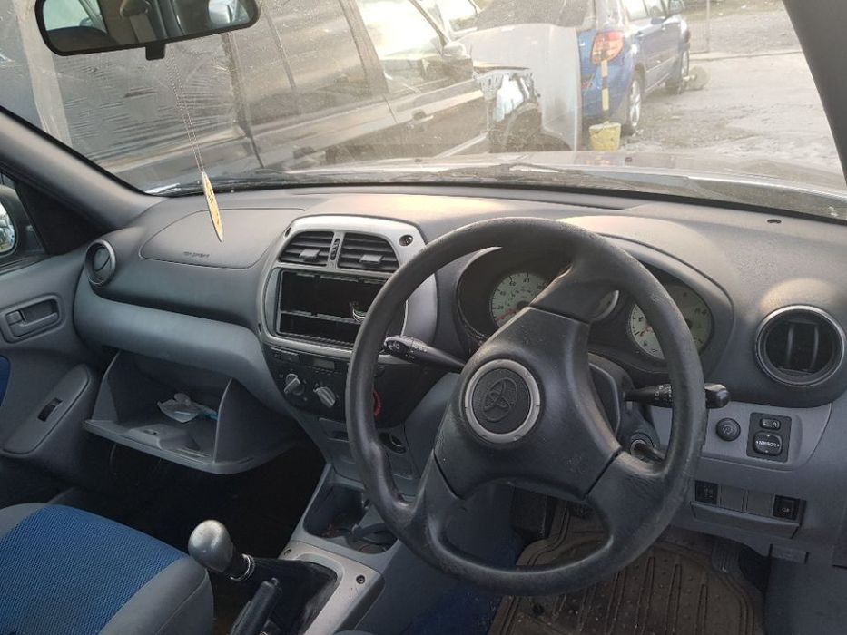 Dezmembrez Toyota Rav4 Gen2 motorizare 1.8b si 2.0d fabr 2001-2005