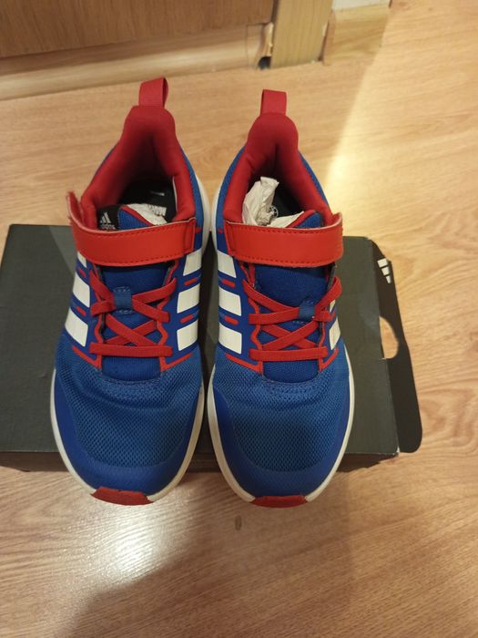 Маратонки за момче размер 33