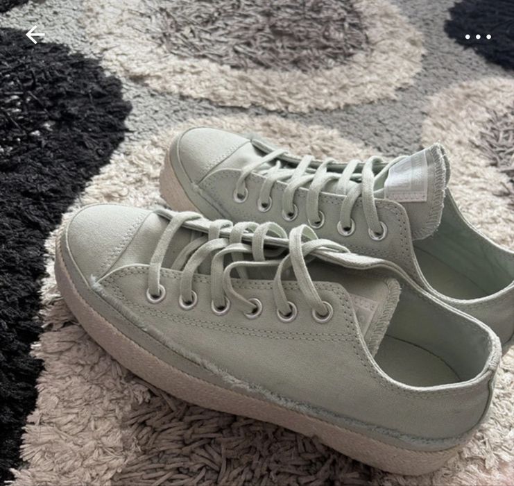 Converse pret negociabil