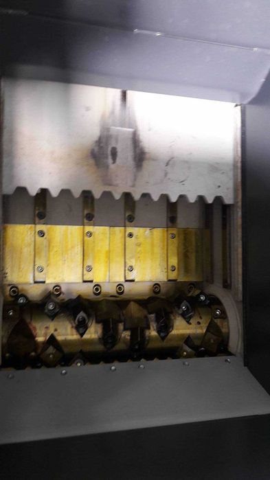 Vind  din  stoc la  pret  promotional  , un tocator nou  model V-600