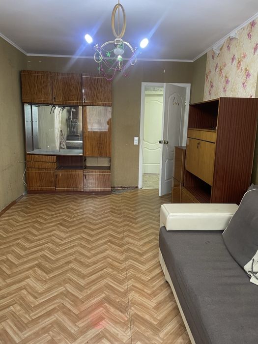 Сдаю- 2-х.ком.кв.на 3мкр.ул.Абая.