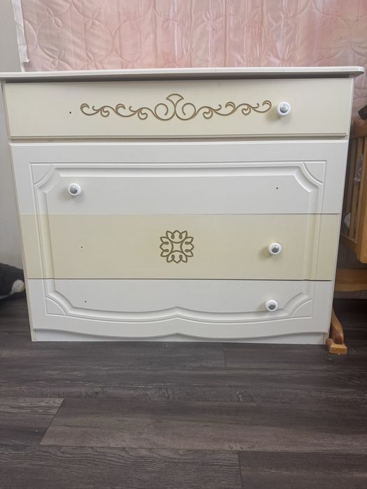 Спальный, кухонный, есик, люстралар