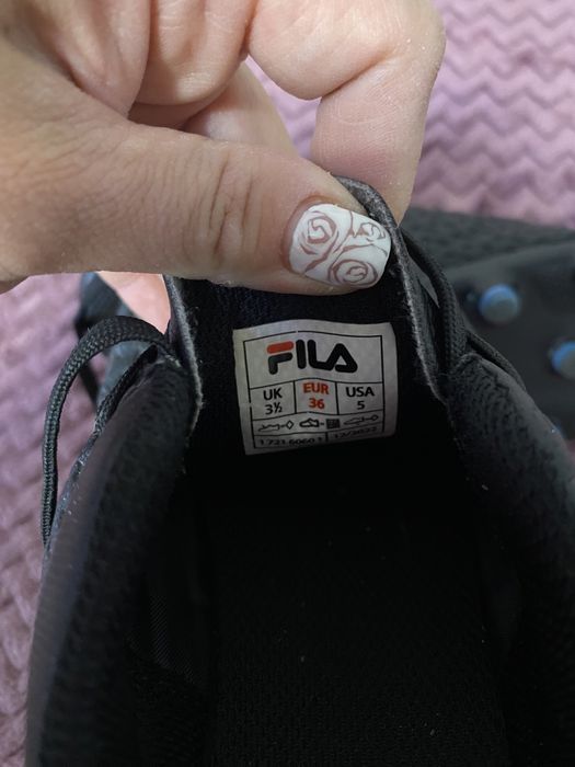 Продам футбольные бутсы