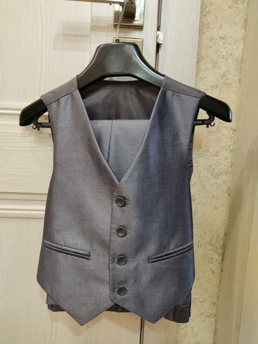 Костюм тройка на мальчика