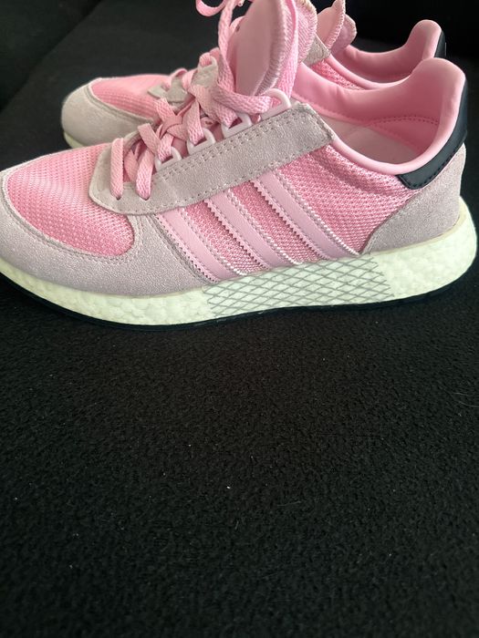 Маратонки Adidas розови