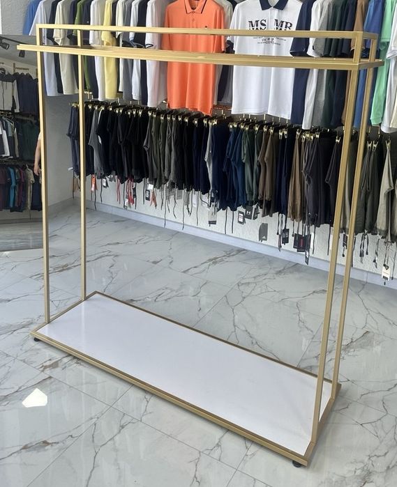 Do’kon uchun kiyim stelyaji