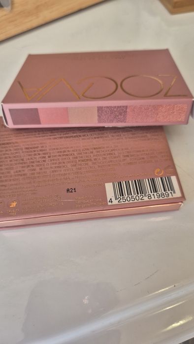 Eyeshadow palette Zoeva