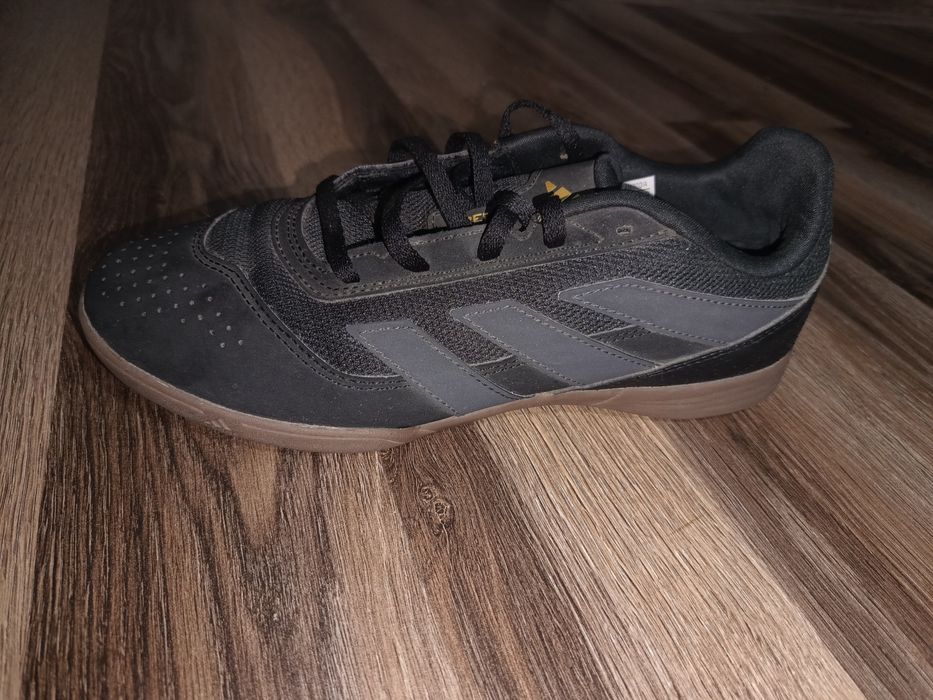 Ghete de fotbal adidas predator