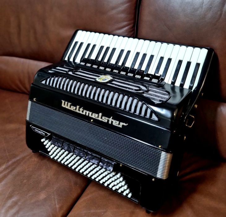 Acordeon Weltmeister Supita seria 11000