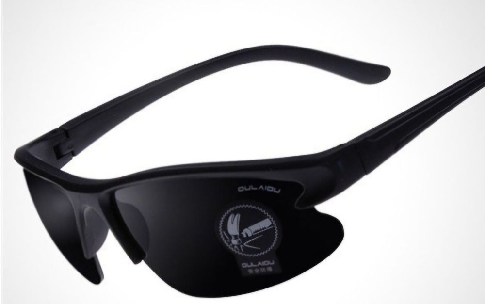 Очки солнцезащитные спортивные