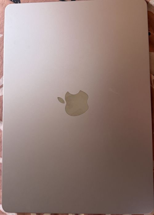 MacBook Air 13.6 2025 Cip m4