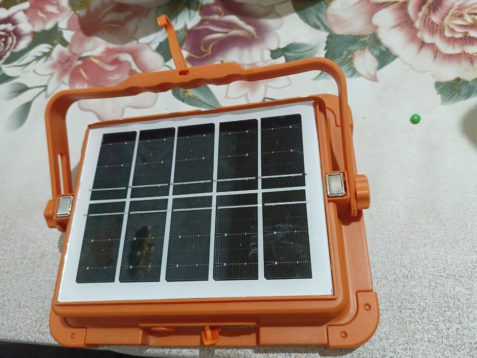 Продам прожектор солнечная панель