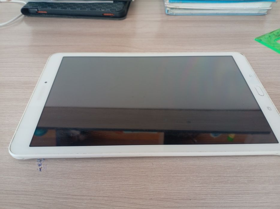Продам Samsung Galaxy Tab E SM-T561