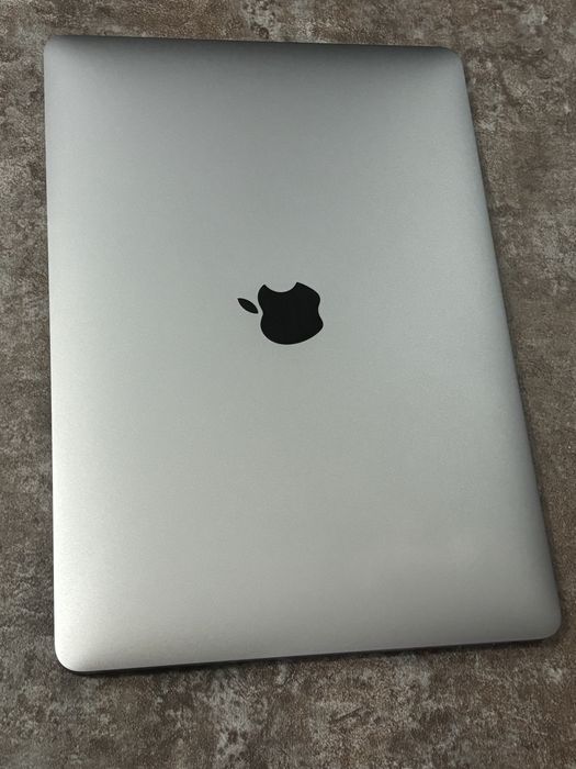 Macbook Pro 13 TouchBar, 4 USB ports