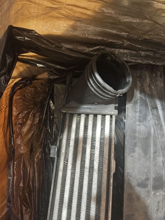 Vând intercooler bmw e90/e91 m47