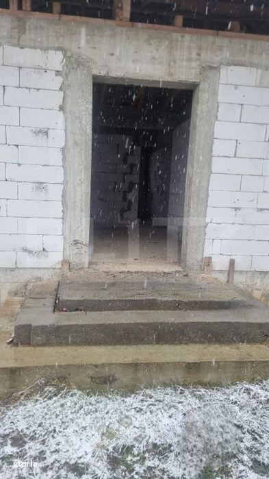 Casa la rosu si teren, 143 mp, zona Exterior Vest