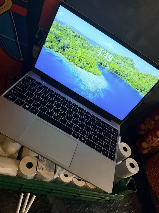 Vand  laptop vbate 5 impecabil !
