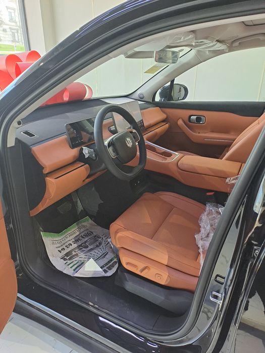 Leapmotor c16 gibrid full masaj xolodilnik