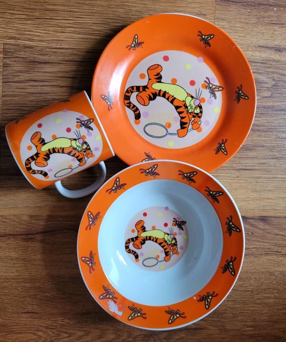 Нов!Порцеланов детски сервиз от 3 части