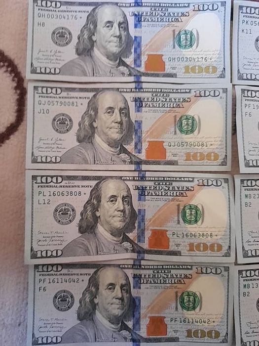 Dollorlar harbirini vin nomeridan keyin Yulduzchalar bor