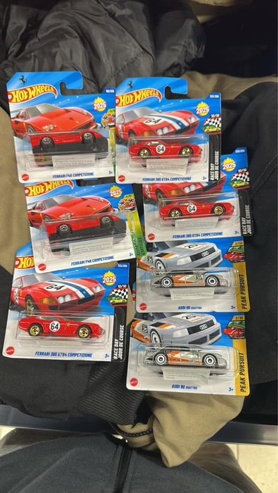 Hot wheels Ferrari f40/Audi90 /ferrari 365/BMW 202 жълти 2 бр и синьо1