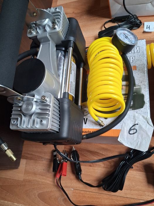 Компресори за гуми 12V