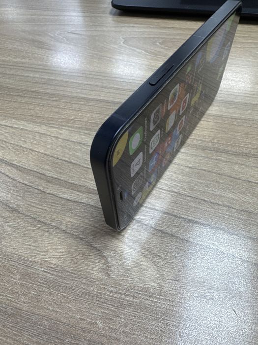 Продам iPhone 12