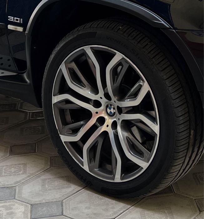 Продаются диски R20. Состояние отличное. Без шин