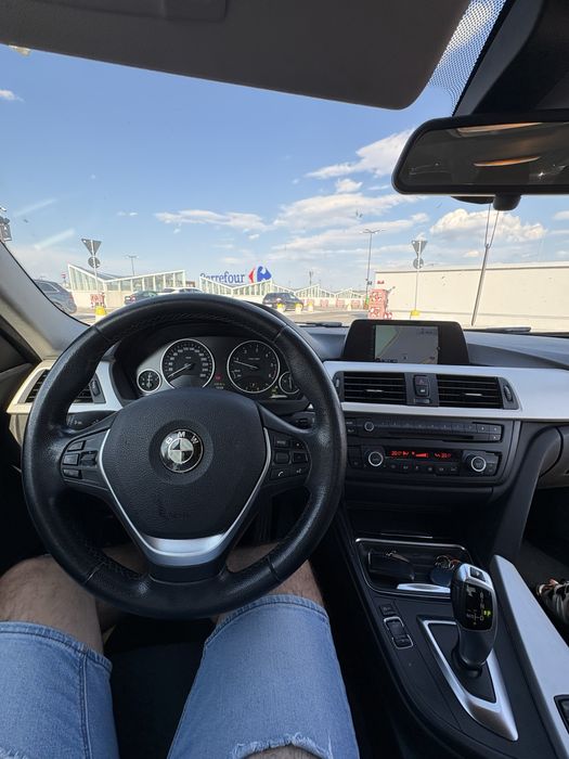 BMW F30 Seria 3 - 320D
