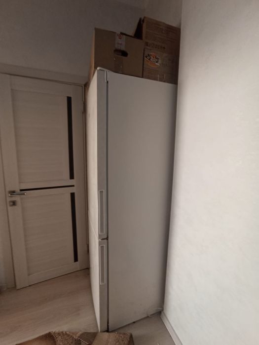 Холодильник Hotpoint-Ariston