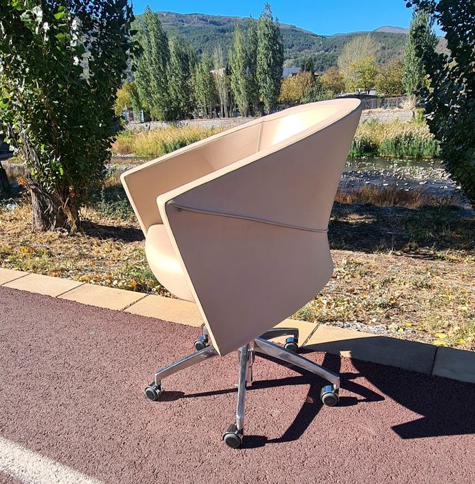 LUXY Стол вана с газов асансьор полиран с естествена кожа алуминиева о