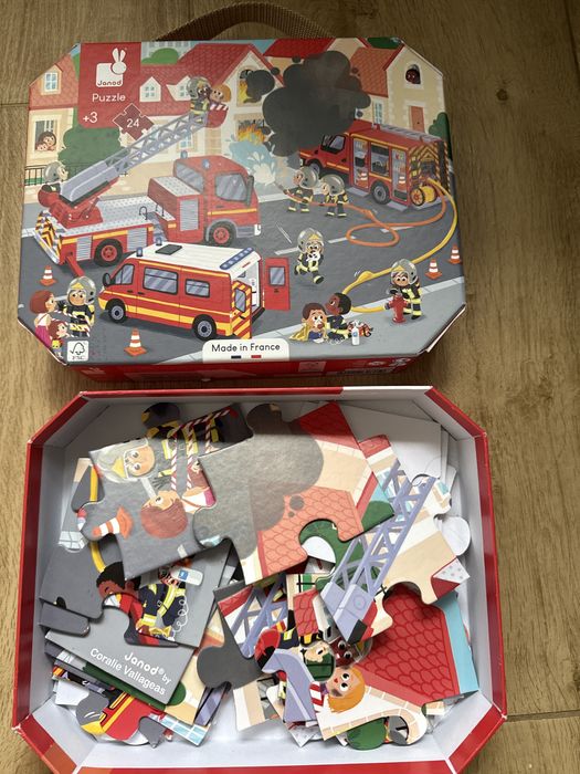 Детски пъзел 3+ “Пожарникари” Janod в куфар - големи части