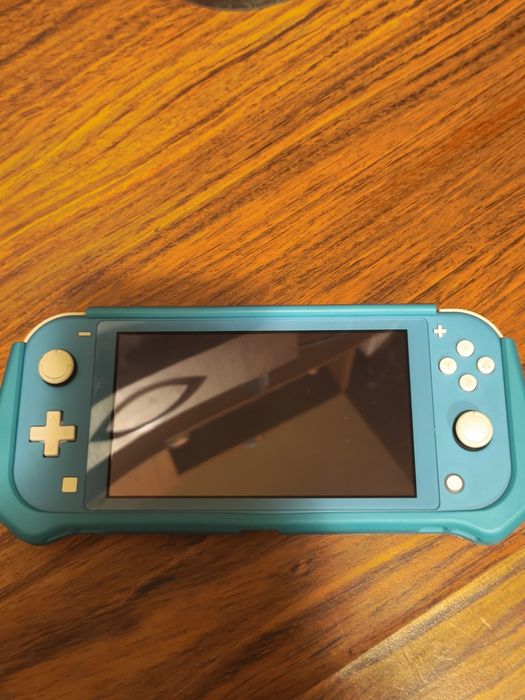 Nintendo switch lite (с калъф и протектор)