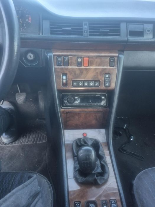 Мерцедес Бенц 124