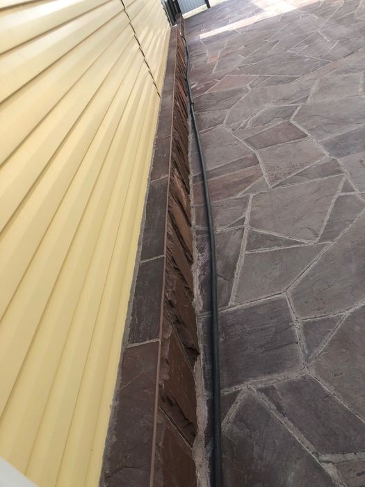 Красный камень плитняк