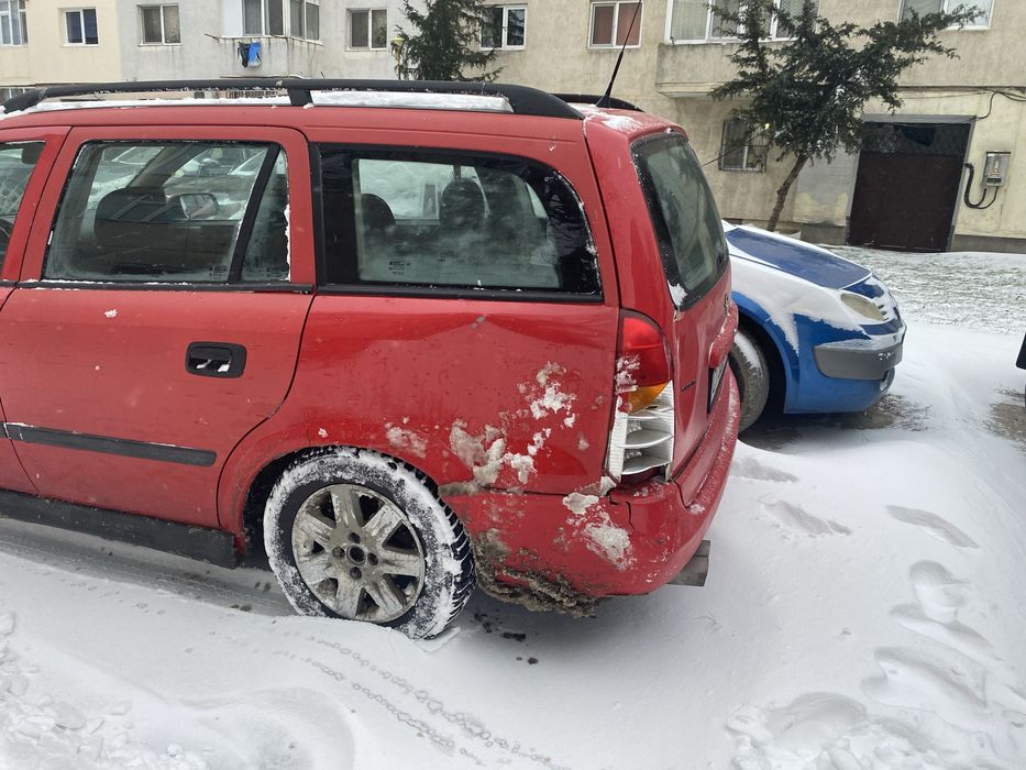 Vand  4 jante cu tot cu anvelope iarna vara 4 prezoane r14 pe 175