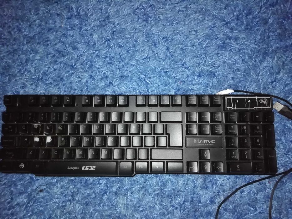 Tastatura gaming mecanică Marvo 100 %