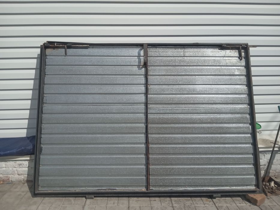 Продам ворота 3.1 на 2.2м без калитки